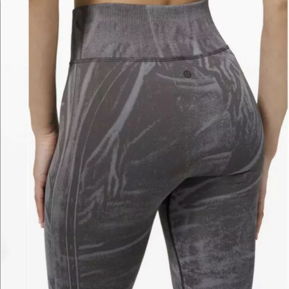 New Lululemon Ebb to Street Tight *Wash - Picture 4 of 5